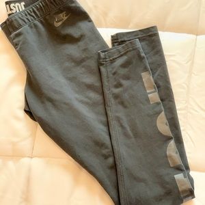 NIKE Leggings